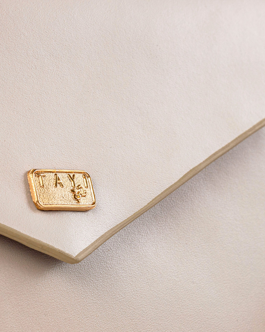 Tayi Classic Leather Clutch