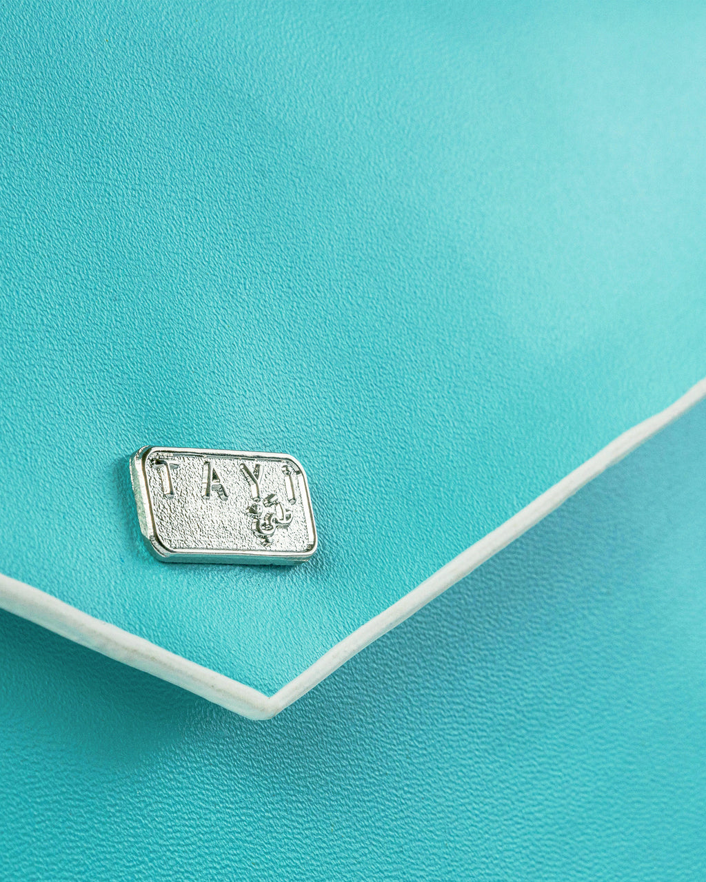 Tayi Classic Leather Clutch